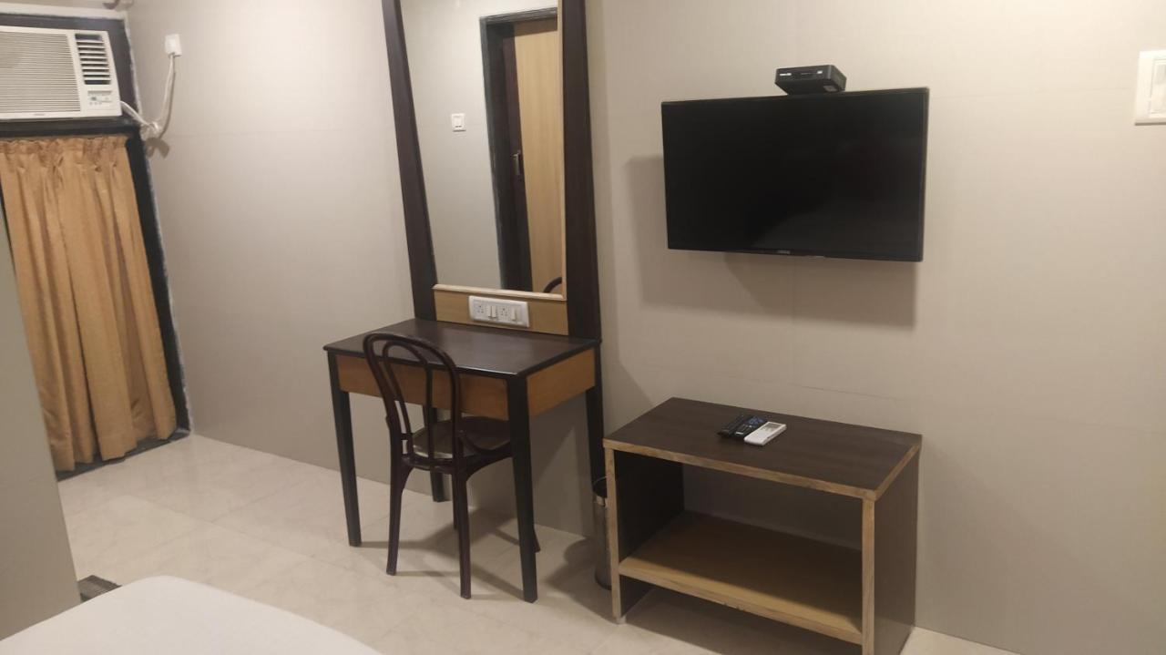 Hotel Palm Star Belapurpada エクステリア 写真
